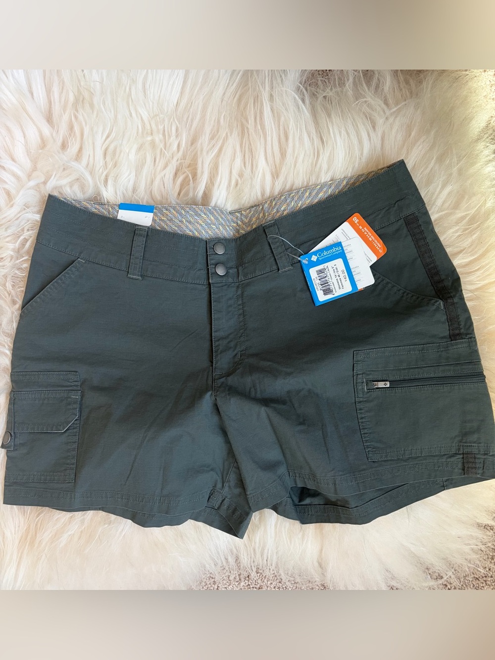 Columbia Women's Olive Green Omni-shade Active Shorts Size 14